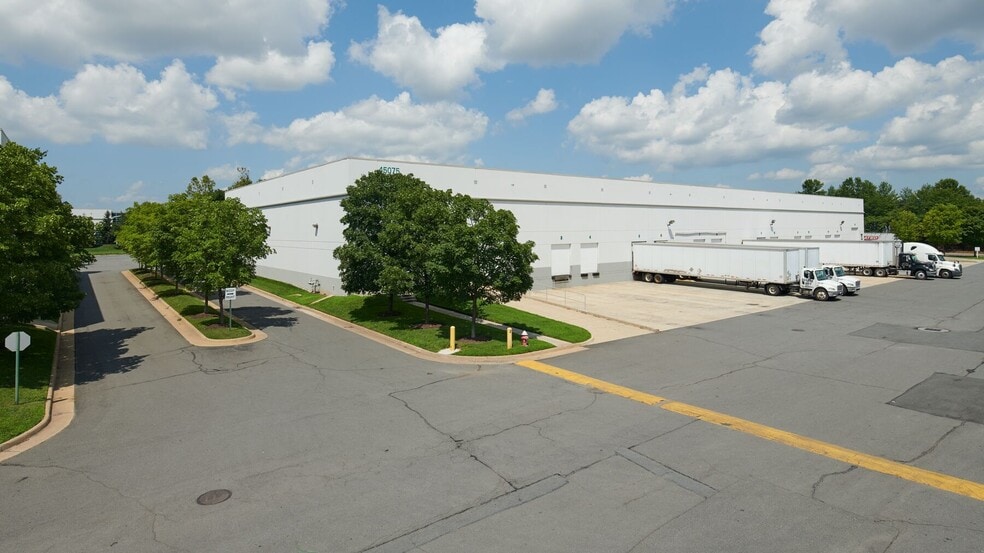 45075 Old Ox Rd, Dulles, VA for lease - Building Photo - Image 2 of 3