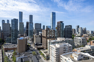 920 Yonge St, Toronto, ON - aerial  map view