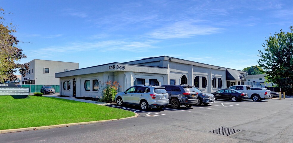 346 Sunrise Hwy, West Babylon, NY for lease - Building Photo - Image 1 of 5