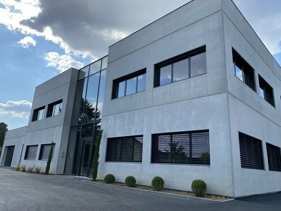 Flex in Rillieux-la-Pape for lease Building Photo- Image 1 of 3