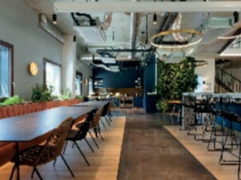 Office in Méry for lease - Interior Photo - Image 3 of 3