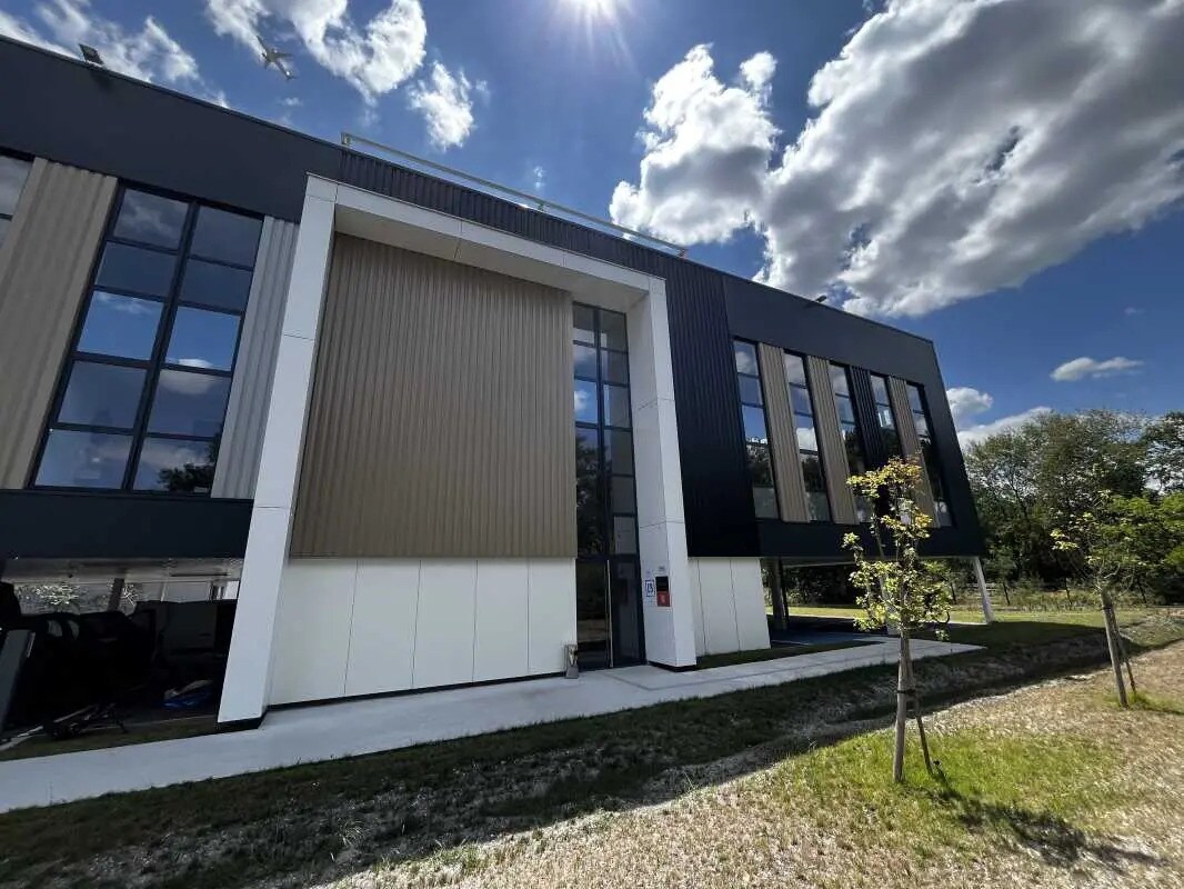 Office in Mérignac for lease Building Photo- Image 1 of 7