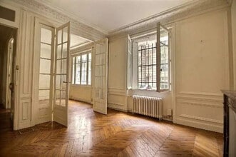 24 Rue Daubigny, Paris for sale Interior Photo- Image 1 of 6