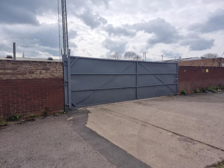 1 Whitacre Rd, Nuneaton for sale - Primary Photo - Image 1 of 1