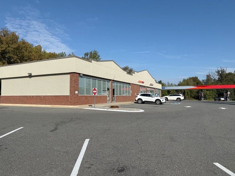 304 Sandown Rd, East Hampstead, NH for lease - Building Photo - Image 2 of 22