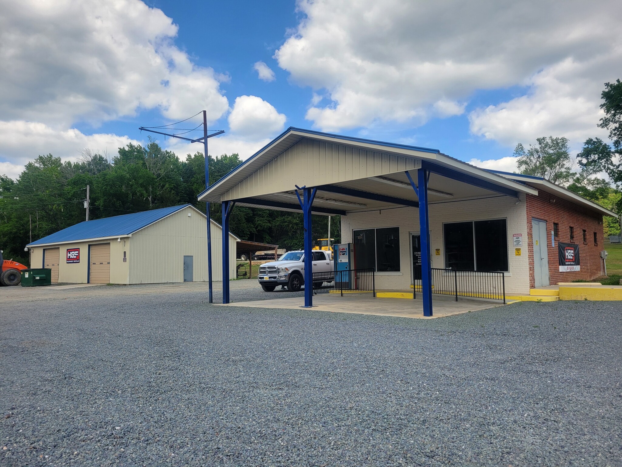 6788 Siler Cty Snow Cp Rd, Siler City, NC for sale Building Photo- Image 1 of 41