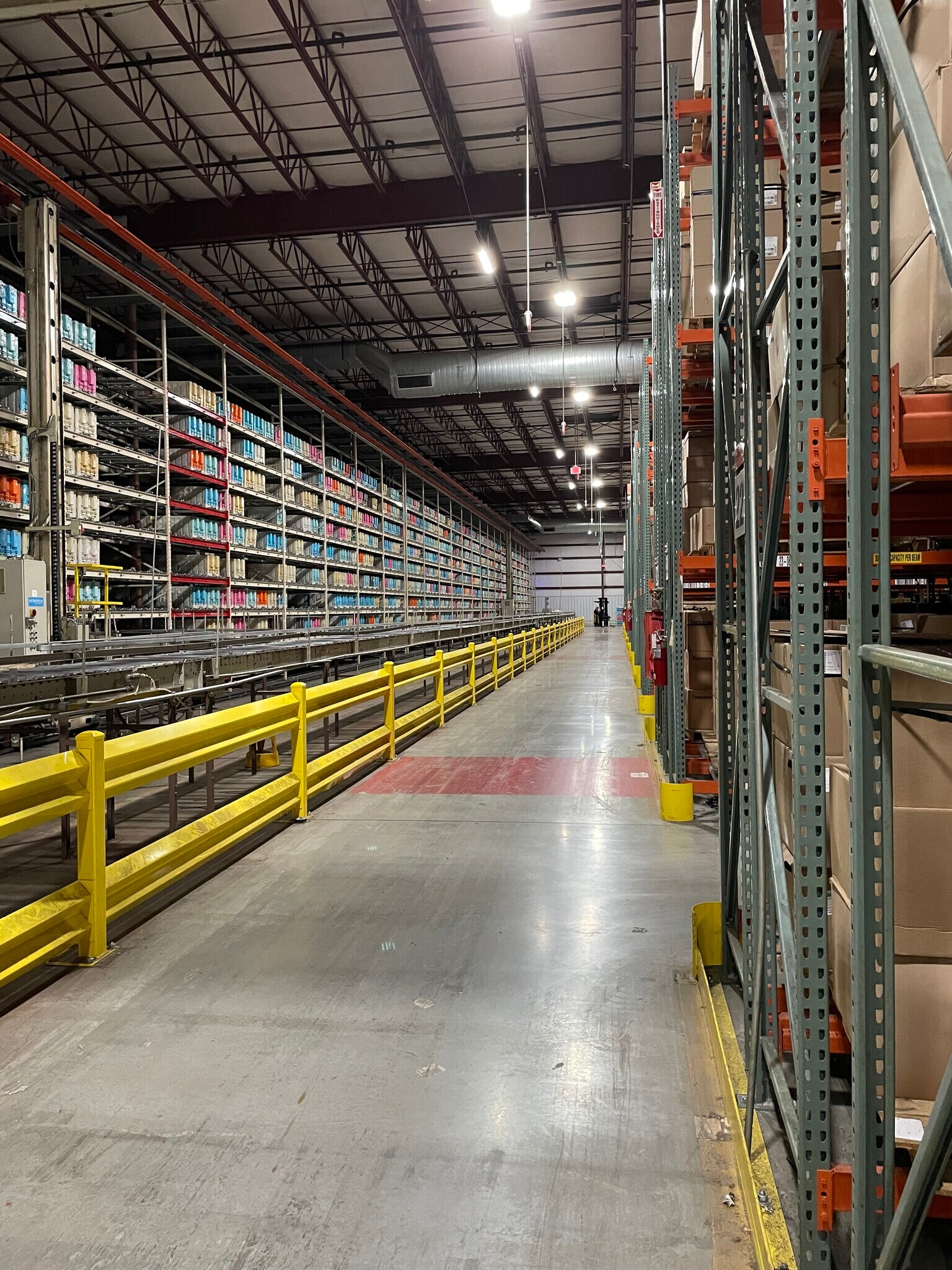 248 Tupperware Rd, Hemingway, SC 29554 Tupperware