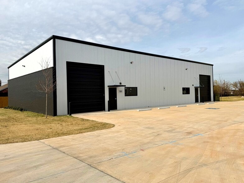 1035 NW 112th St, Oklahoma City, OK for lease - Building Photo - Image 2 of 6