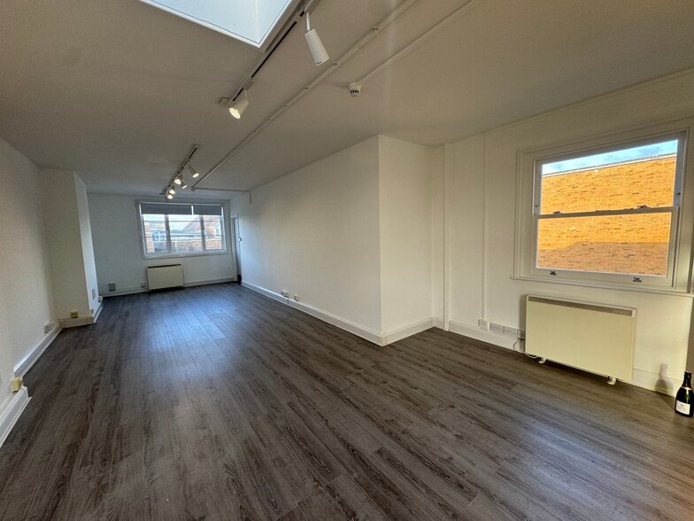 116A High St, Sevenoaks for lease - Building Photo - Image 2 of 4