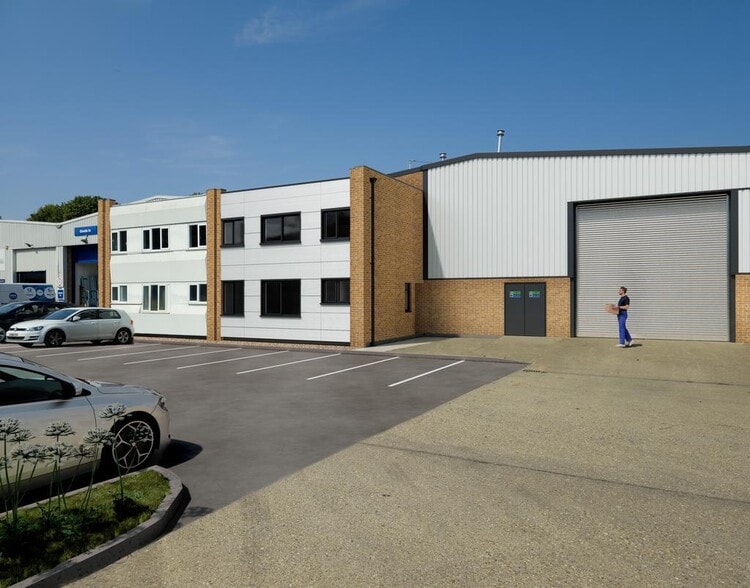 Saddleback Rd, Northampton for lease - Building Photo - Image 1 of 16