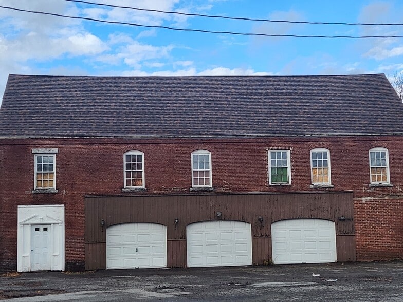 21 Brook st, Fitchburg, MA 01420