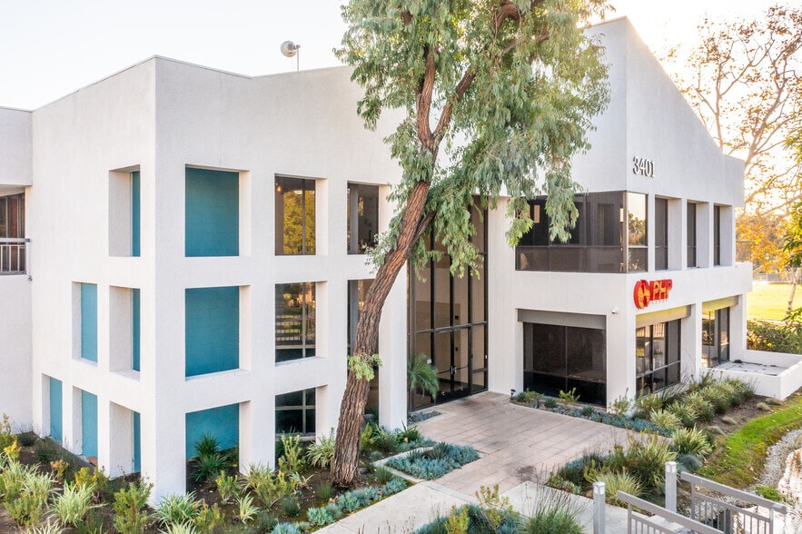 3401 W Sunflower Ave, Santa Ana, CA for lease - Primary Photo - Image 1 of 13