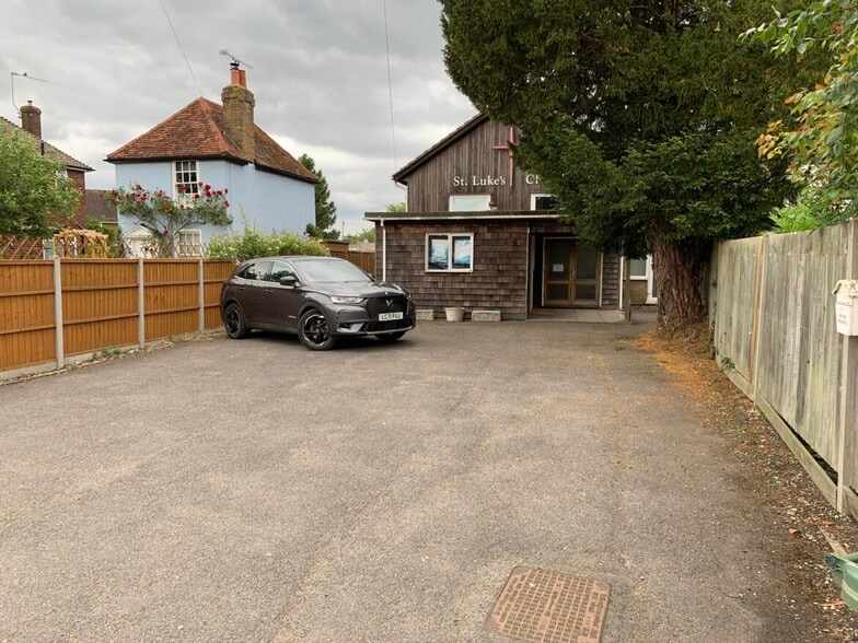 St. Lukes Rd, Windsor for sale - Primary Photo - Image 1 of 1