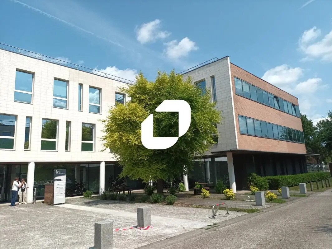 Office in Marcq-en-Baroeul for lease Building Photo- Image 1 of 8