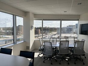 333 Bridge St NW, Grand Rapids, MI for lease Interior Photo- Image 2 of 9
