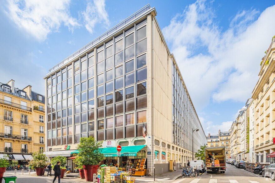8-20 Rue Treilhard, Paris for lease - Building Photo - Image 3 of 5