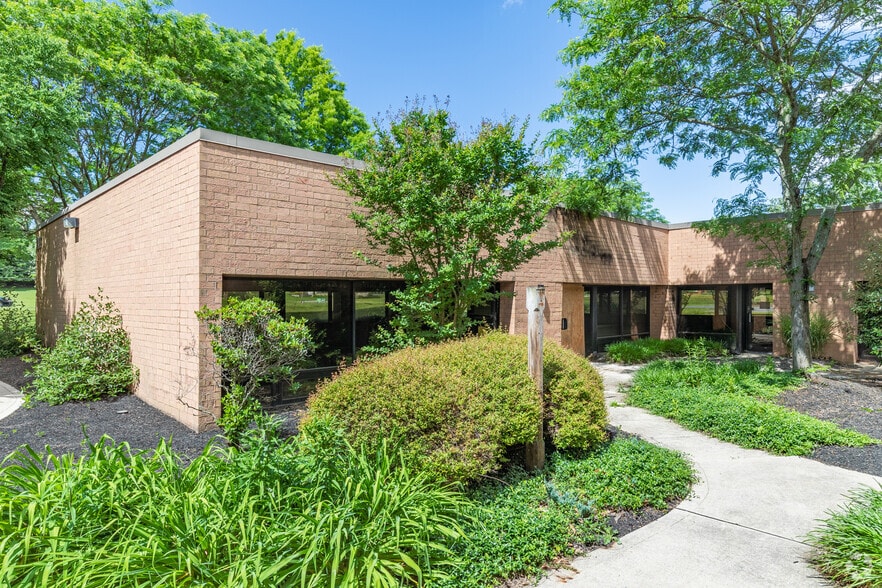 4755 Linglestown Rd, Harrisburg, PA for sale - Primary Photo - Image 1 of 1