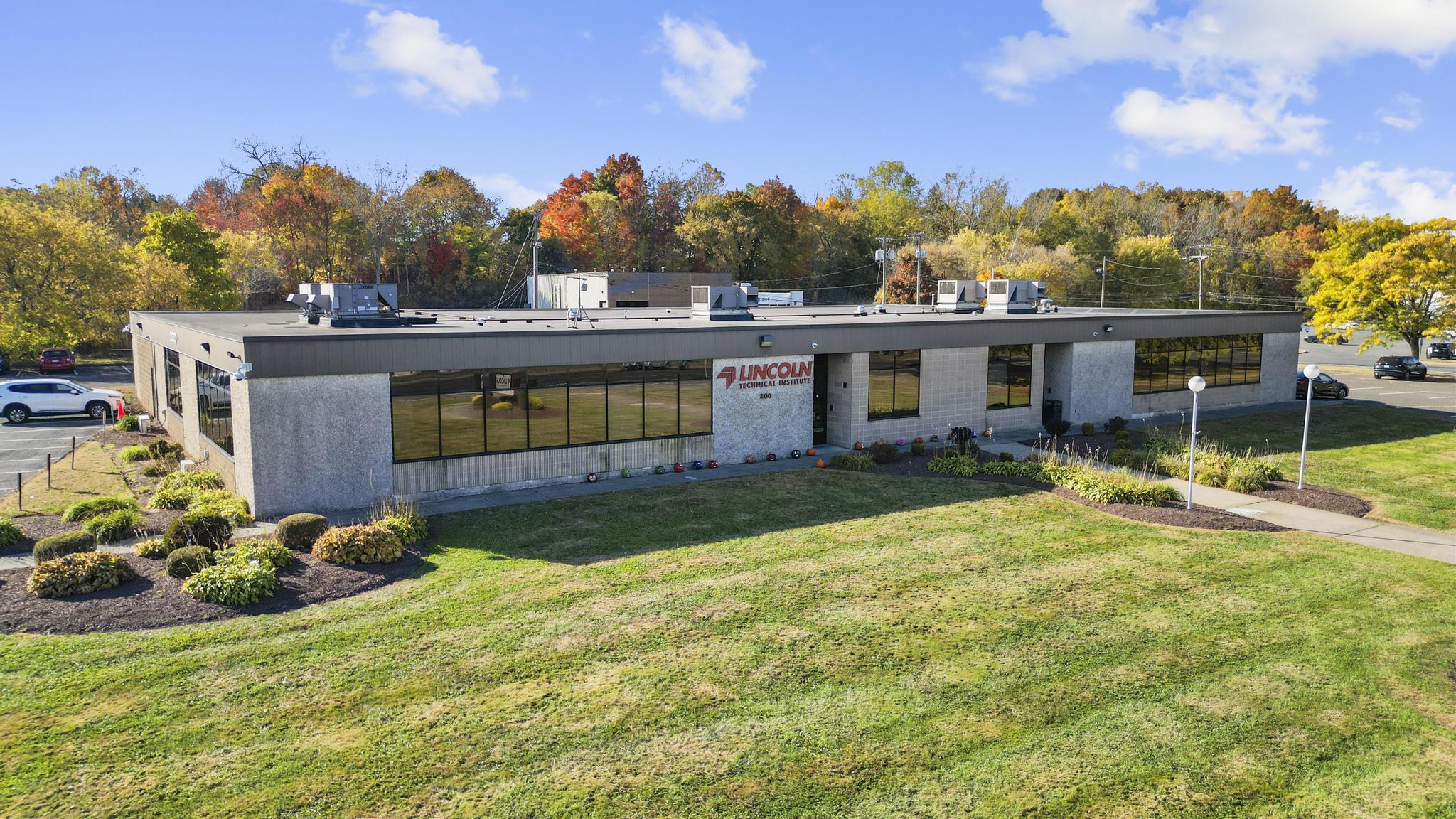 Newington, CT Commercial Real Estate for Sale | LoopNet