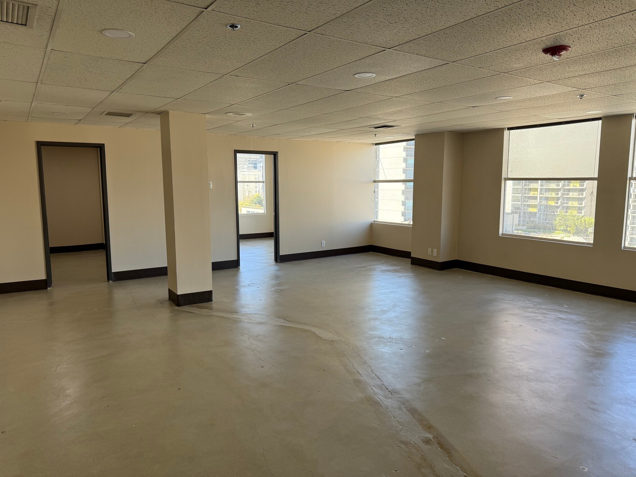 316 W 2nd St, Los Angeles, CA for lease Interior Photo- Image 1 of 1