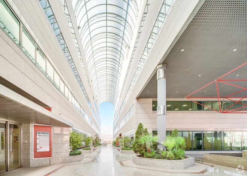 Office in San Sebastián de los Reyes, Madrid for lease - Building Photo - Image 2 of 2