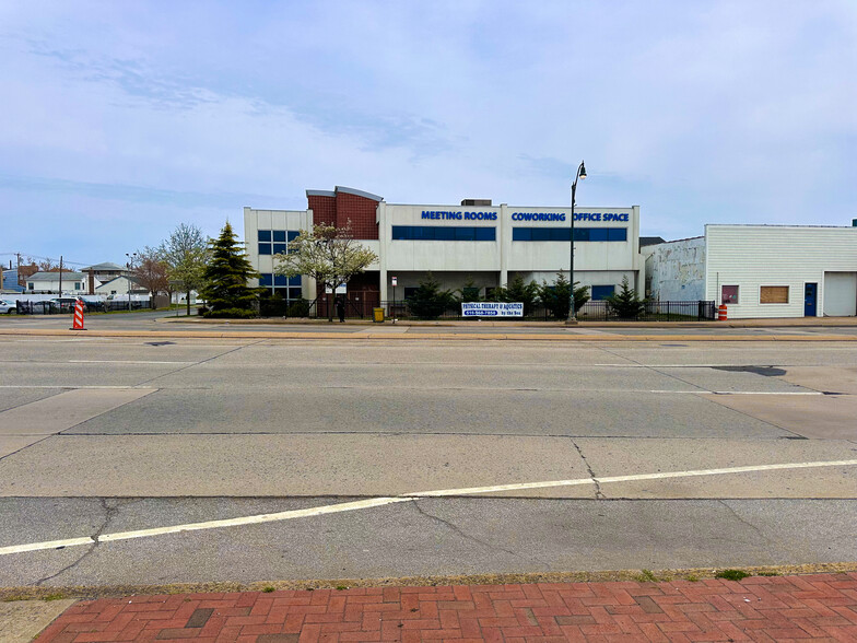 670 Long Beach Blvd, Long Beach, NY for sale - Building Photo - Image 2 of 5