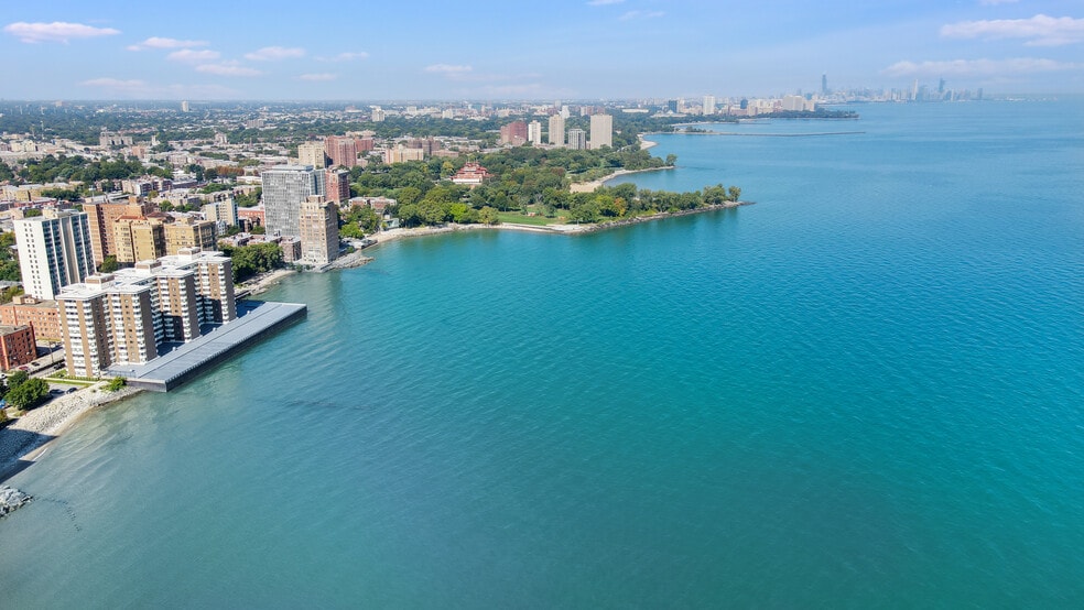 31 Unit Portfolio on 7337 S South Drive portfolio of 31 properties for sale on LoopNet.com - Building Photo - Image 3 of 11