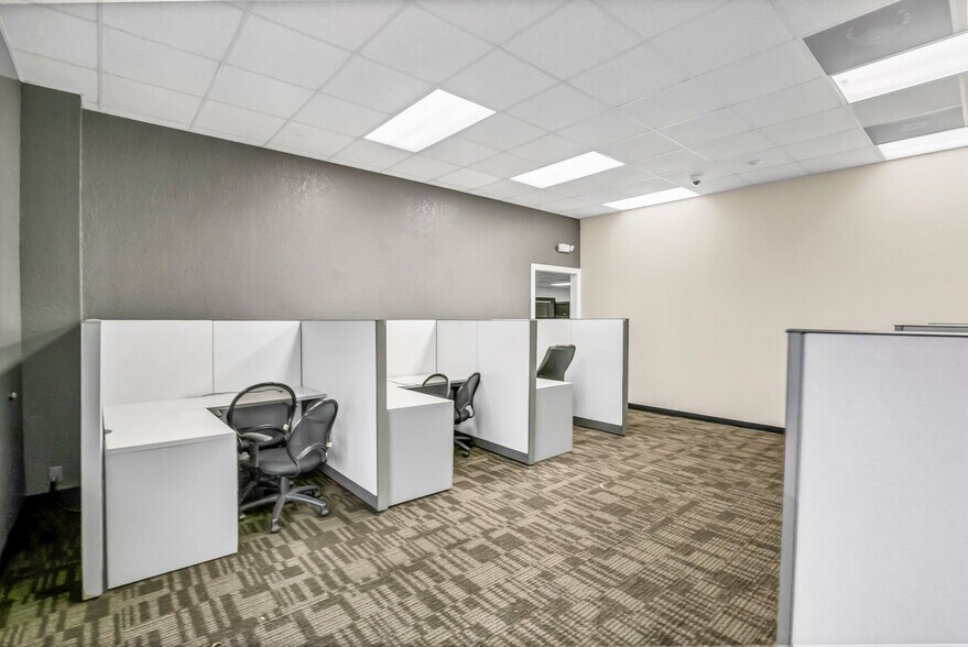 4500 140th Ave N, Clearwater, FL for lease - Interior Photo - Image 3 of 18