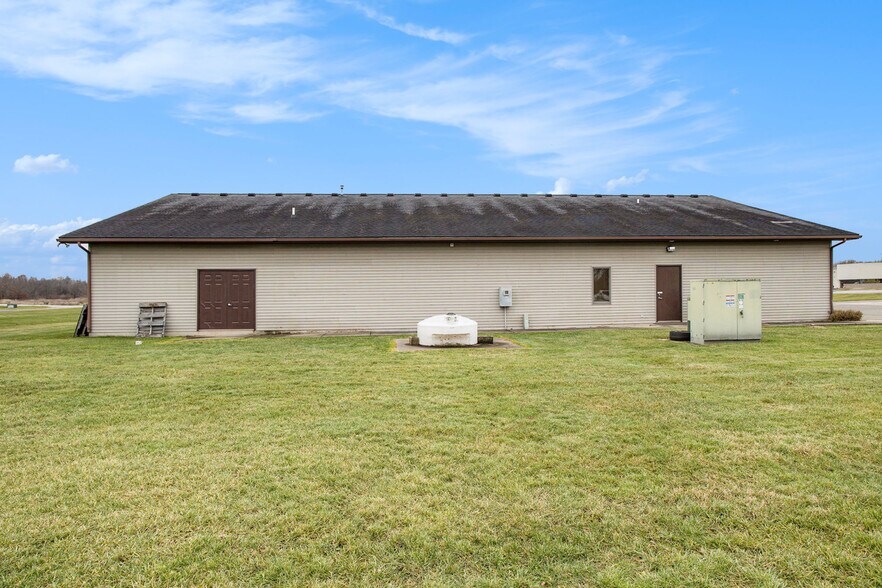1500 Kdf Dr, Three Rivers, MI for sale - Building Photo - Image 3 of 24