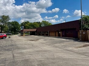 251 N Center St, Joliet, IL for sale Interior Photo- Image 1 of 40