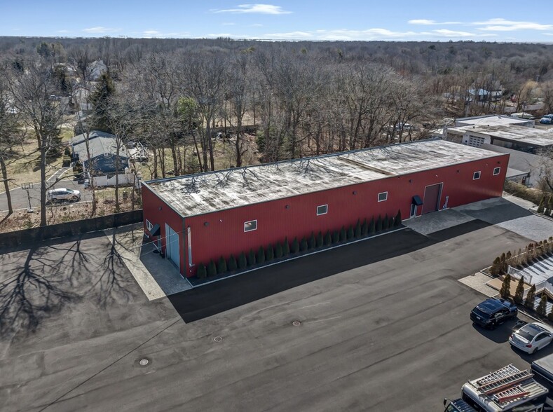 240 Hedges Ave, East Patchogue, NY for lease - Building Photo - Image 3 of 3