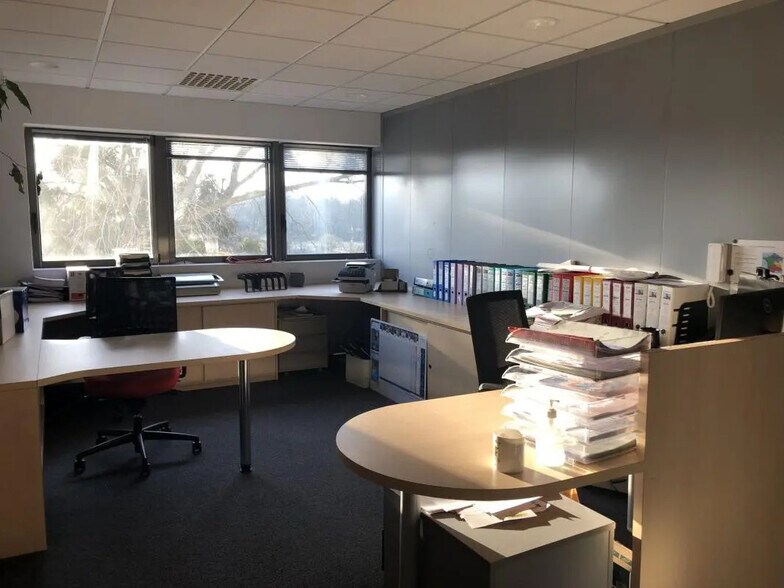 Office in Rennes for lease - Interior Photo - Image 2 of 9