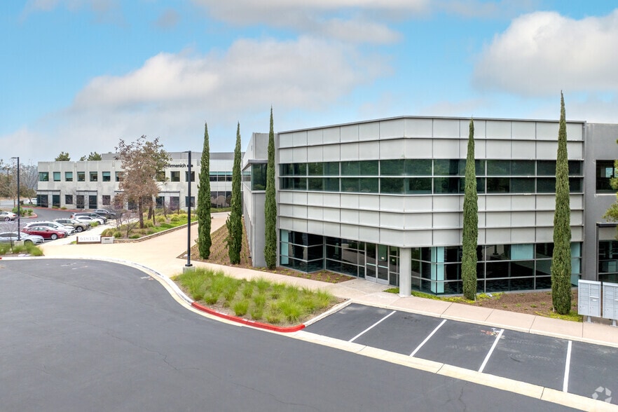 10636 Scripps Summit Ct, San Diego, CA for lease - Building Photo - Image 1 of 9