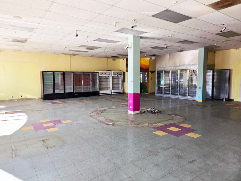 73910 Highway 111, Palm Desert, CA for lease - Interior Photo - Image 2 of 5