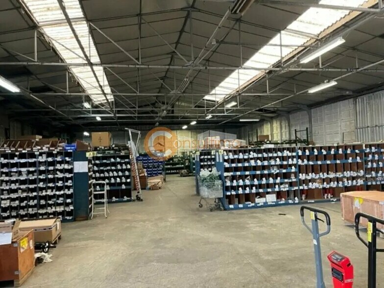 Flex in Bordeaux for lease - Interior Photo - Image 2 of 9