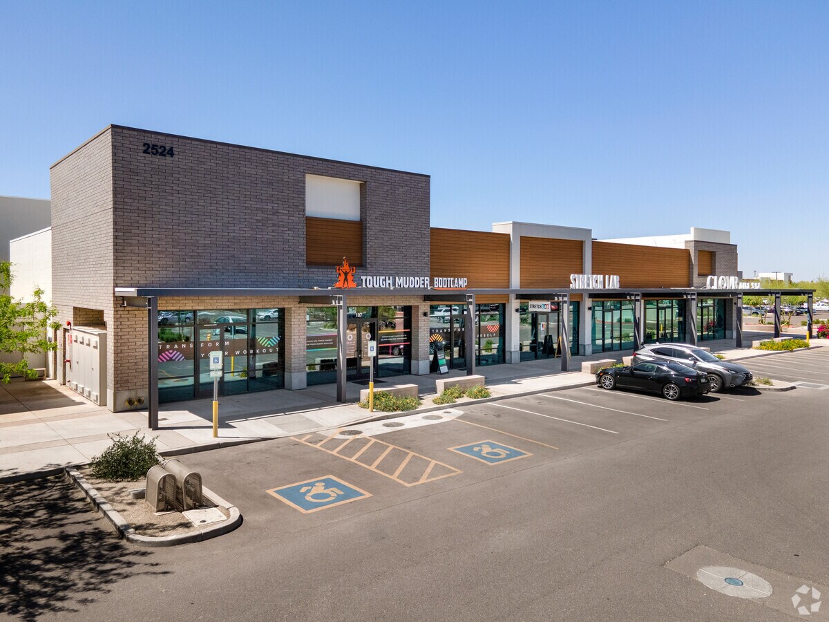 2524 S San Tan Village Pkwy, Gilbert, AZ 85295