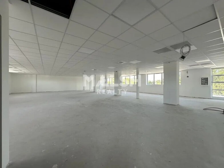 Office in Villefranche-sur-Saône for lease - Interior Photo - Image 2 of 10