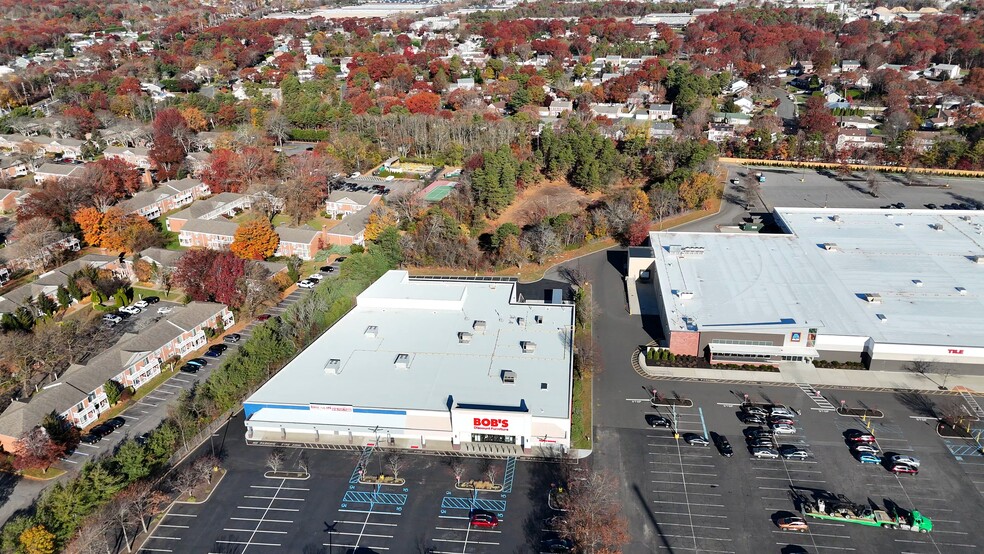 5147-5151 Sunrise Hwy, Bohemia, NY for lease - Commercial Listing Video - Image 2 of 15