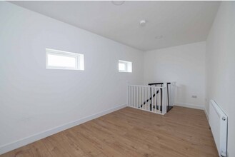 Graham Rd, Harrow for lease Interior Photo- Image 2 of 7