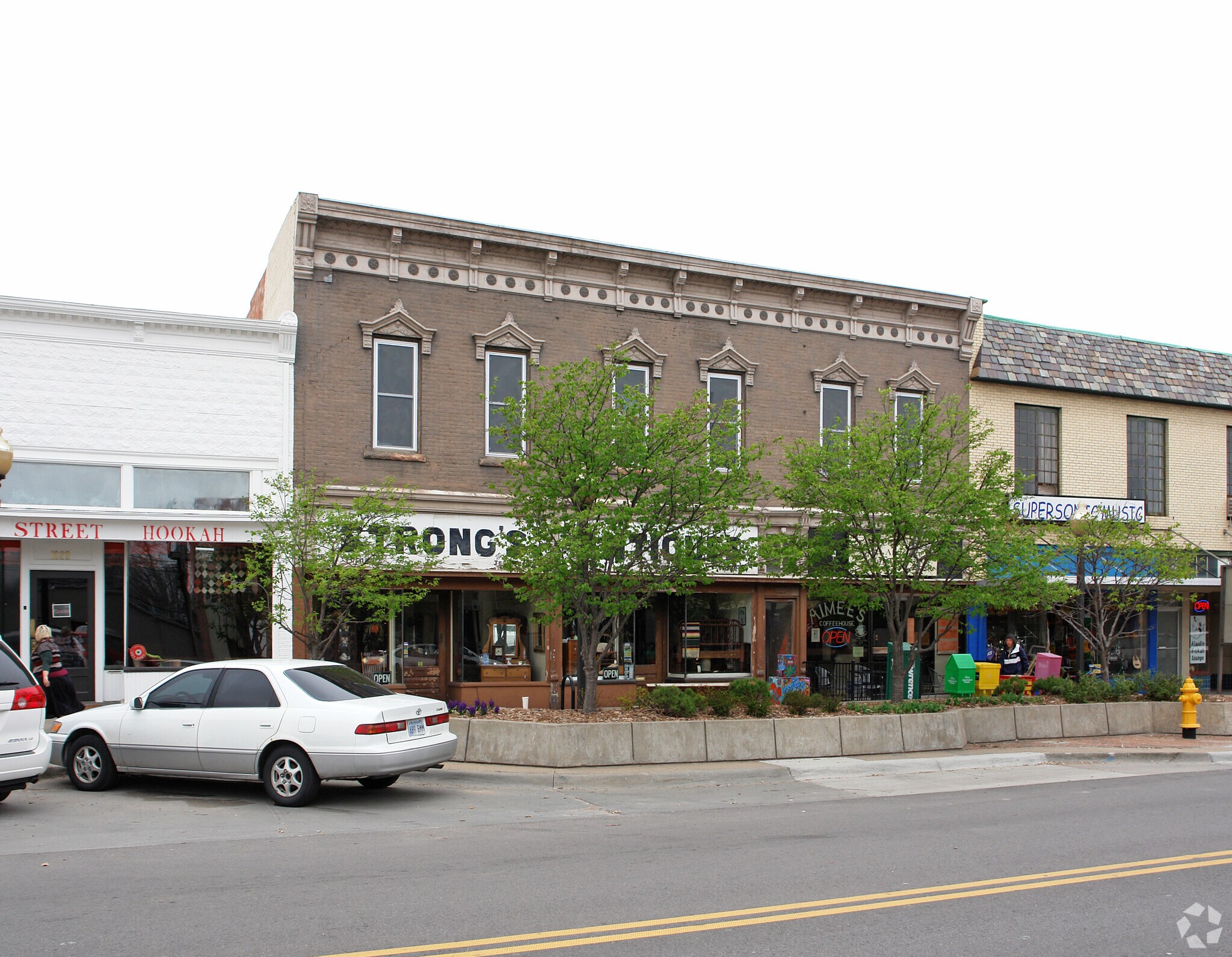 1025-1027 Massachusetts St, Lawrence, KS for sale Primary Photo- Image 1 of 1