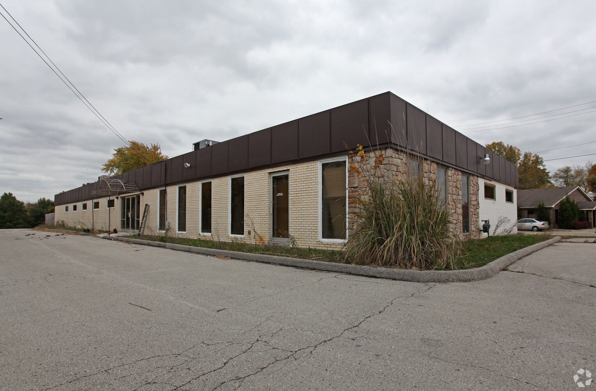 15605 E US Highway 24, Independence, MO for sale Primary Photo- Image 1 of 1