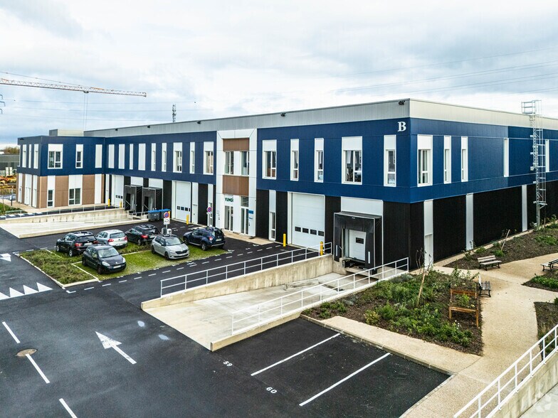 Flex in Moissy-Cramayel for lease - Primary Photo - Image 1 of 2