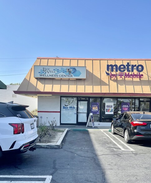 5819-5835 Bellflower Blvd, Lakewood, CA for lease - Building Photo - Image 3 of 12