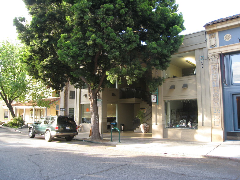 644 Emerson St, Palo Alto, CA for lease - Building Photo - Image 2 of 8