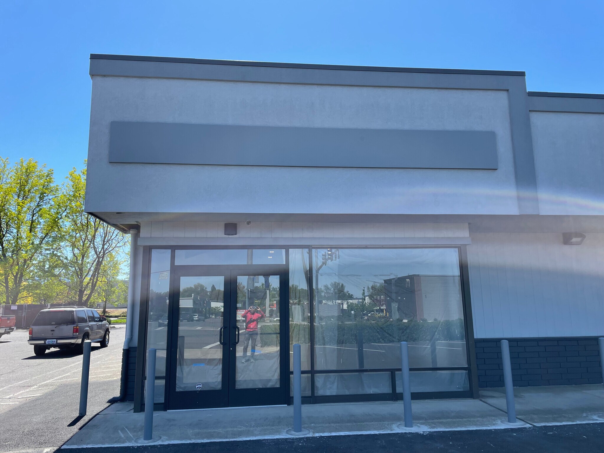 300 E Barnett Rd, Medford, OR for sale Building Photo- Image 1 of 1