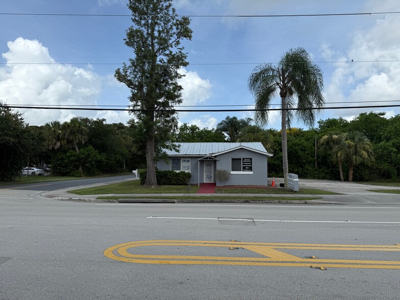 1320 SE Palm Beach Rd, Stuart, FL for sale - Building Photo - Image 2 of 35
