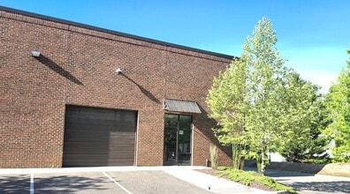 1560-1578 Oakbridge Dr, Midlothian, VA for lease Building Photo- Image 2 of 3