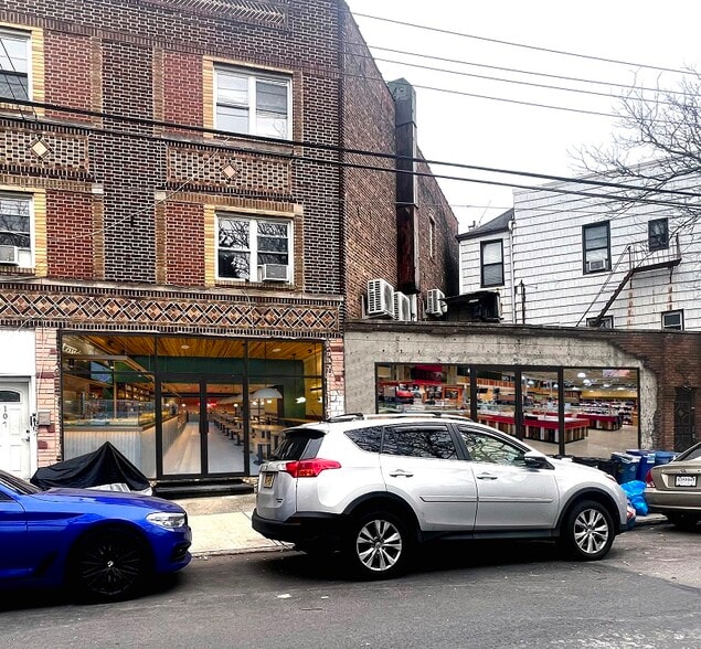 111 Bay 50th St, Brooklyn, NY for lease - Building Photo - Image 1 of 8