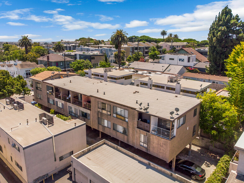 511 Pier Ave, Santa Monica, CA for sale - Building Photo - Image 1 of 1