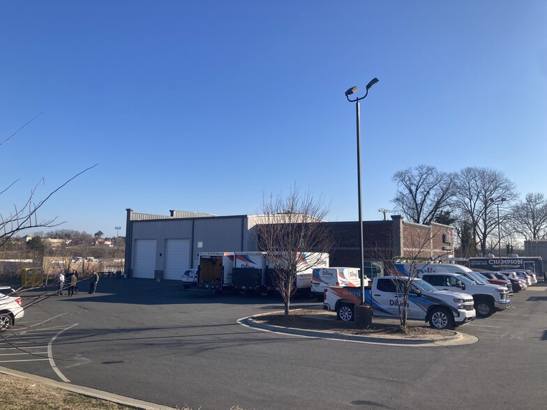 2328 E Franklin Blvd, Gastonia, NC for lease - Building Photo - Image 3 of 6