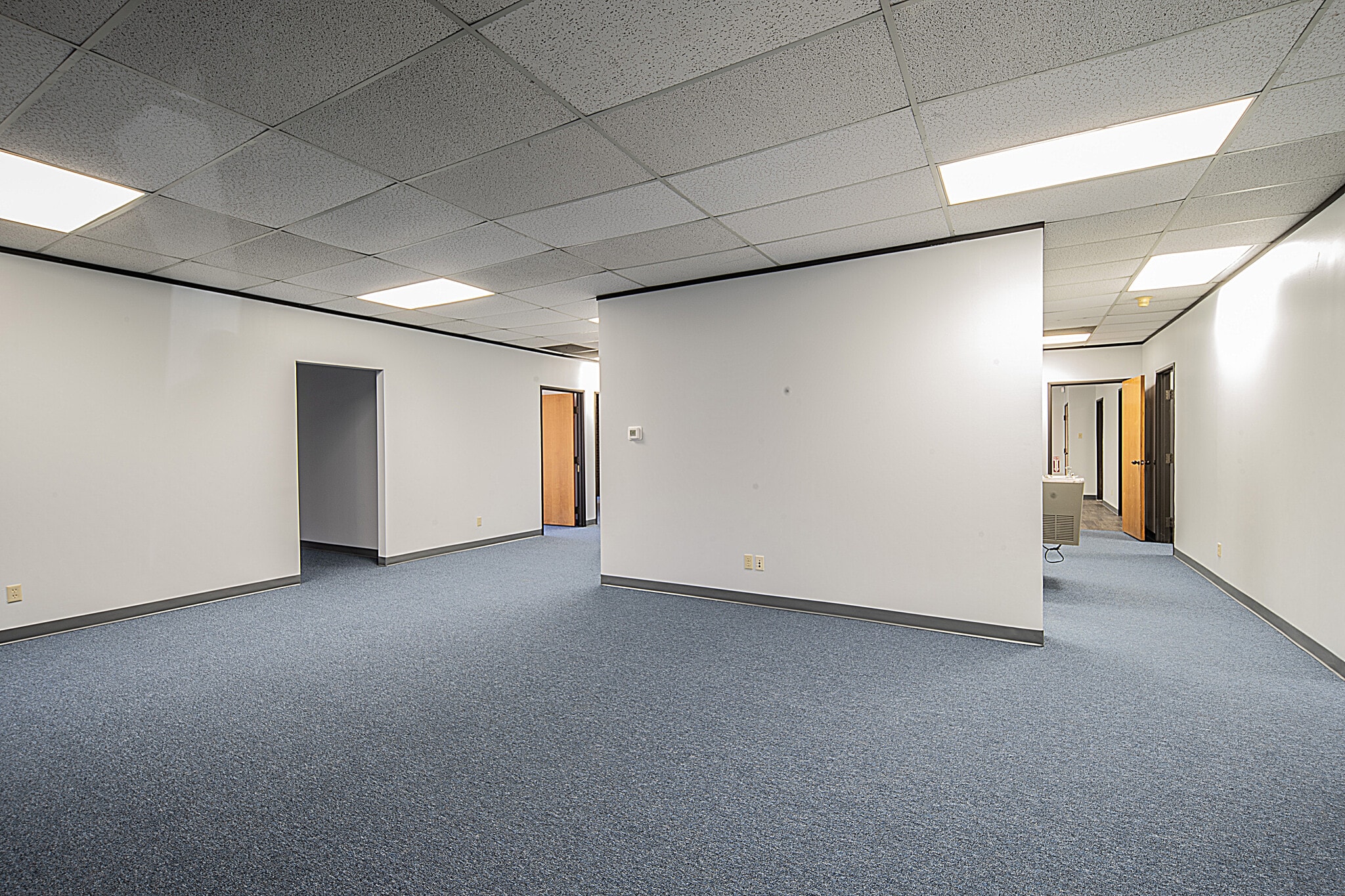 1611 N Interstate 35E, Carrollton, TX for lease Interior Photo- Image 1 of 9